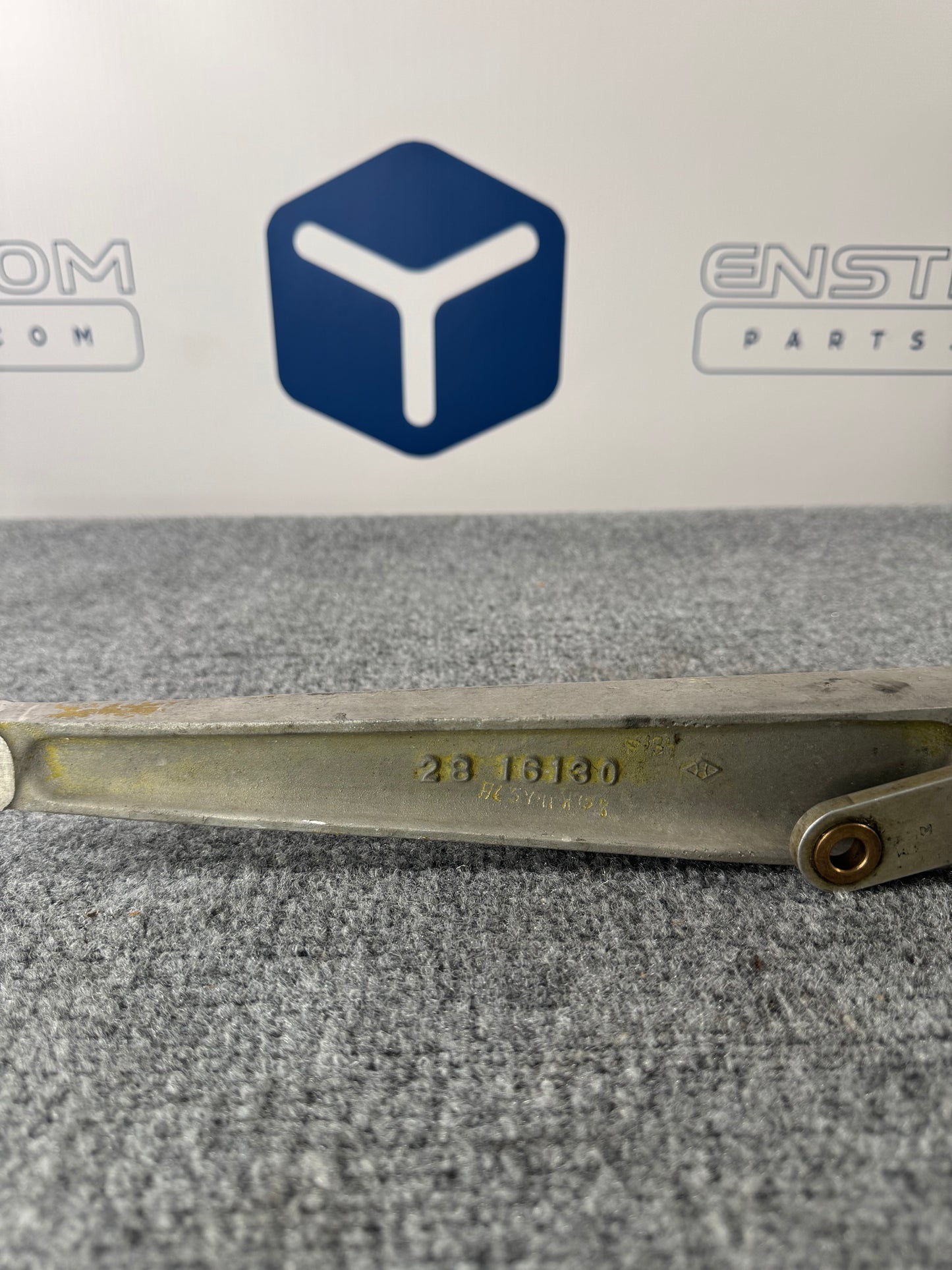 28-16132-3, Enstrom Link Support and Bearing